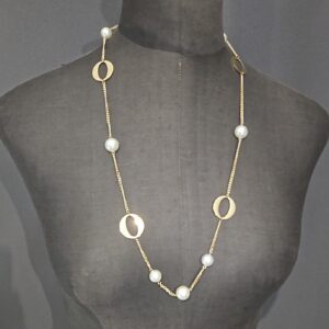 Collana lunga con lettere O e perle ORO/BIANCO ND